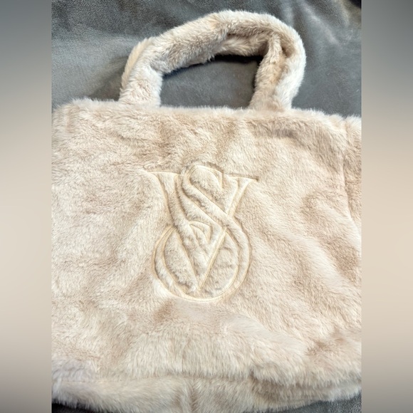 Victoria’s Secret Faux Fur Cream Tote Bag - Picture 2 of 6